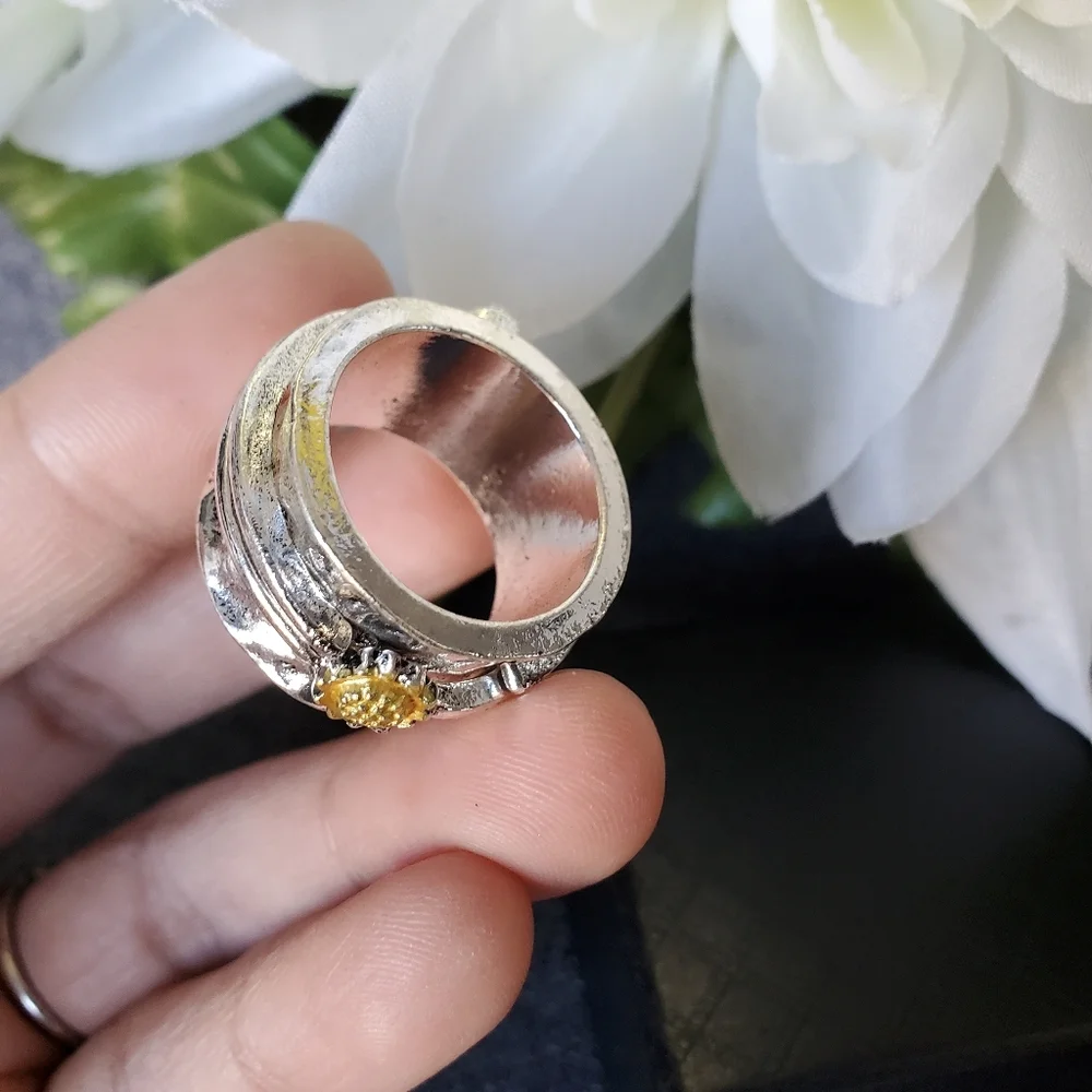 Little Bee Vintage Band Ring